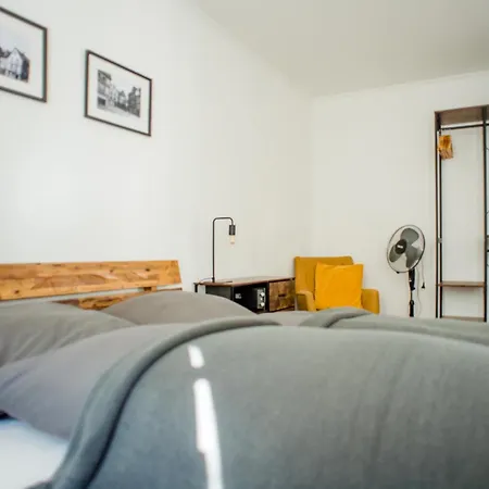 Designapartment Im Herzen Der Altstadt - 7 Guests - 3 Bedrooms - 2 Bathrooms Appartement *